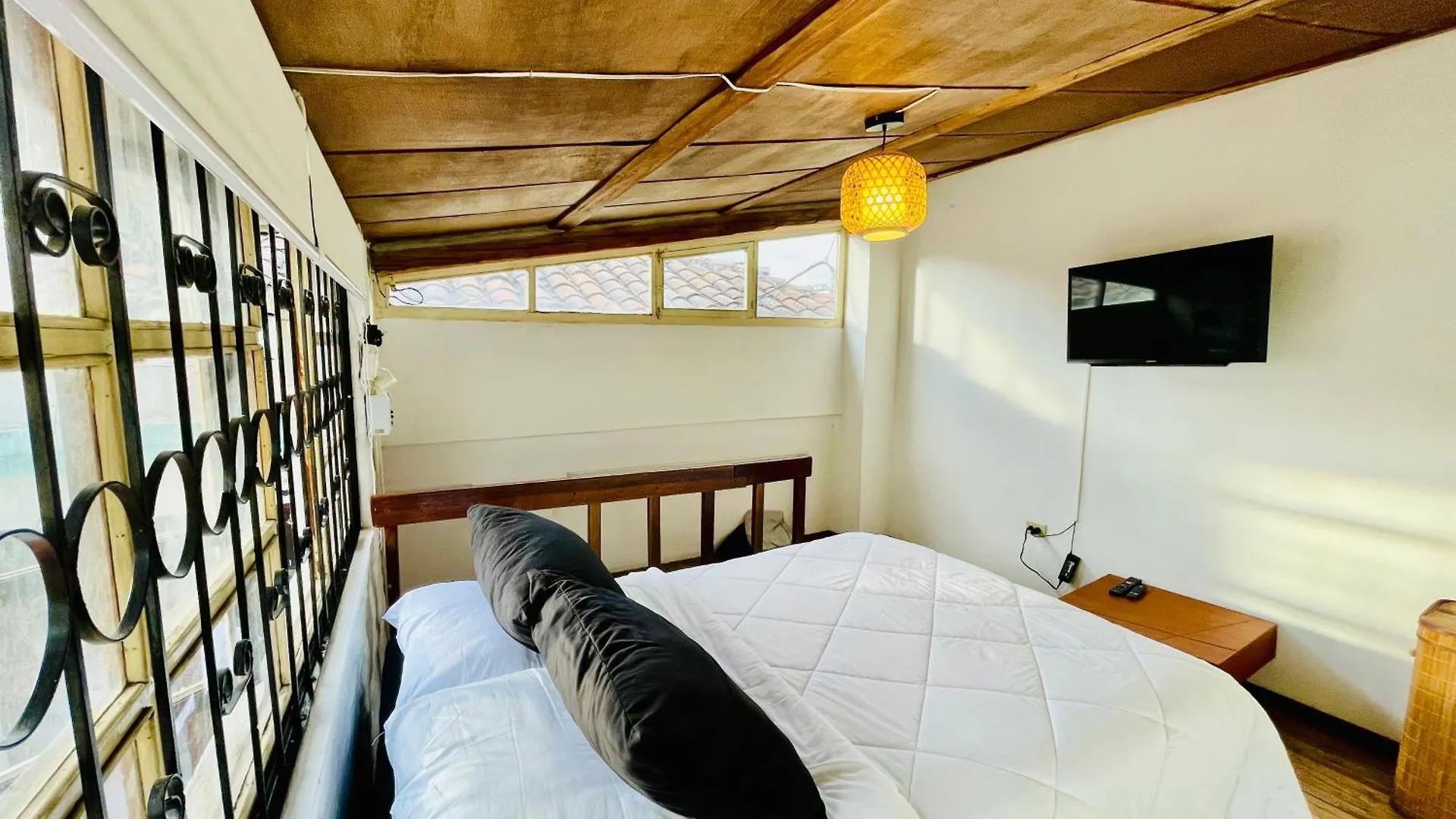 Clover House Quito 0*,